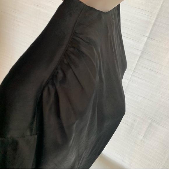 Long Sleeve Black Satin Blouse w/ Peplum Hem Buttons Up The Back Size 12 - Picture 5 of 11